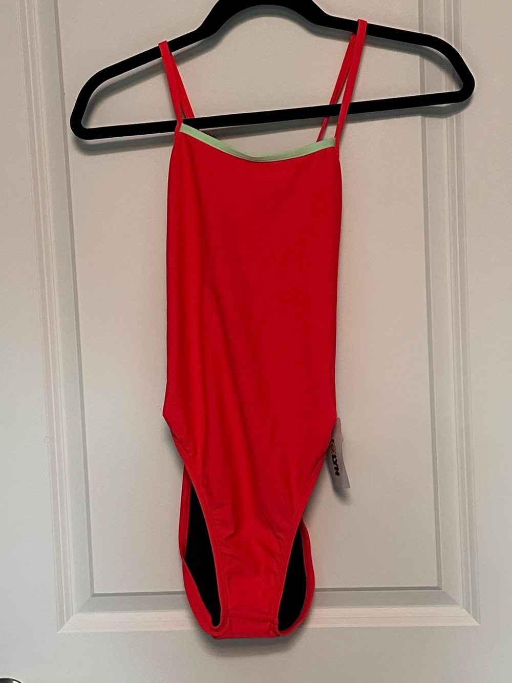 Jolyn NWT Women’s Gavin swimsuit size 32